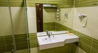 Гостиница Guest house Kolibri Геленджик Стандартный трехместный номер-2